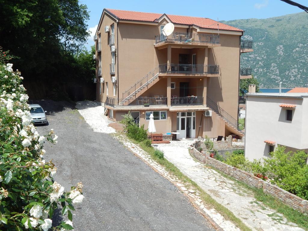Apartments Scorpio Kotor Exteriör bild