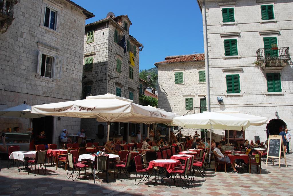 Apartments Scorpio Kotor Exteriör bild