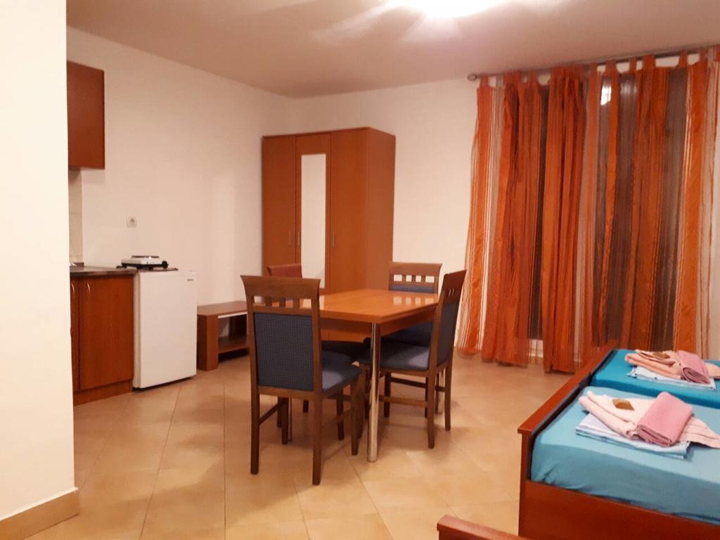 Apartments Scorpio Kotor Exteriör bild